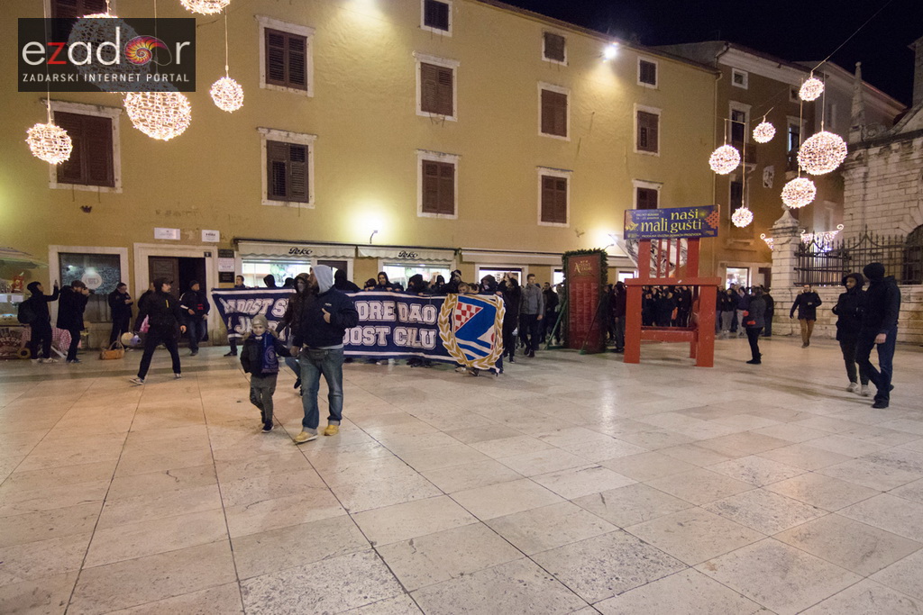 Okupljanje Tornada na Forumu i korteo do Krešinog doma Okupljanje Tornada na Forumu i korteo do Krešinog doma