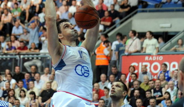 Zagreb, 100610.
Savska cesta 30, kosarkaski centar Drazen Petrovic, seniori, susret KK Cibona i KK Zadar, 5. odlucujuca utakmica za naslov prvaka Hrvatske.
Na slici: Dalibor Bagaric.
Foto: Damir Krajac / CROPIX