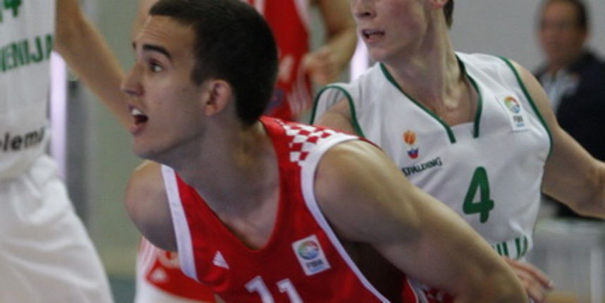 Makarska, 080710.
Dvorana GSC.
Europsko prvenstvo u kosarci za muske do 20 godina (U-20).
Utakmica izmedju Hrvatske i Slovenije.
Na slici: Batur Ivan.
Foto: Ivo Ravlic / CROPIX Makarska, 080710.
Dvorana GSC.
Europsko prvenstvo u kosarci za muske do 20 godina (U-20).
Utakmica izmedju Hrvatske i Slovenije.
Na slici: Batur Ivan.
Foto: Ivo Ravlic / CROPIX