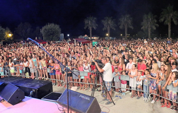 Virska noć 2016: Jelena Rozga i spektakularni vatromet za 25 tisuća fanova. Foto: Virski list