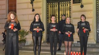 Klub studenata Antifijaka organizirao mirni prosvijed ispred Županijskog suda u Zadru