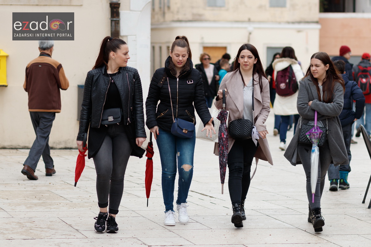 Đir po gradu, subotnja špica 31. ožujka 2018. Đir po gradu, subotnja špica 31. ožujka 2018.