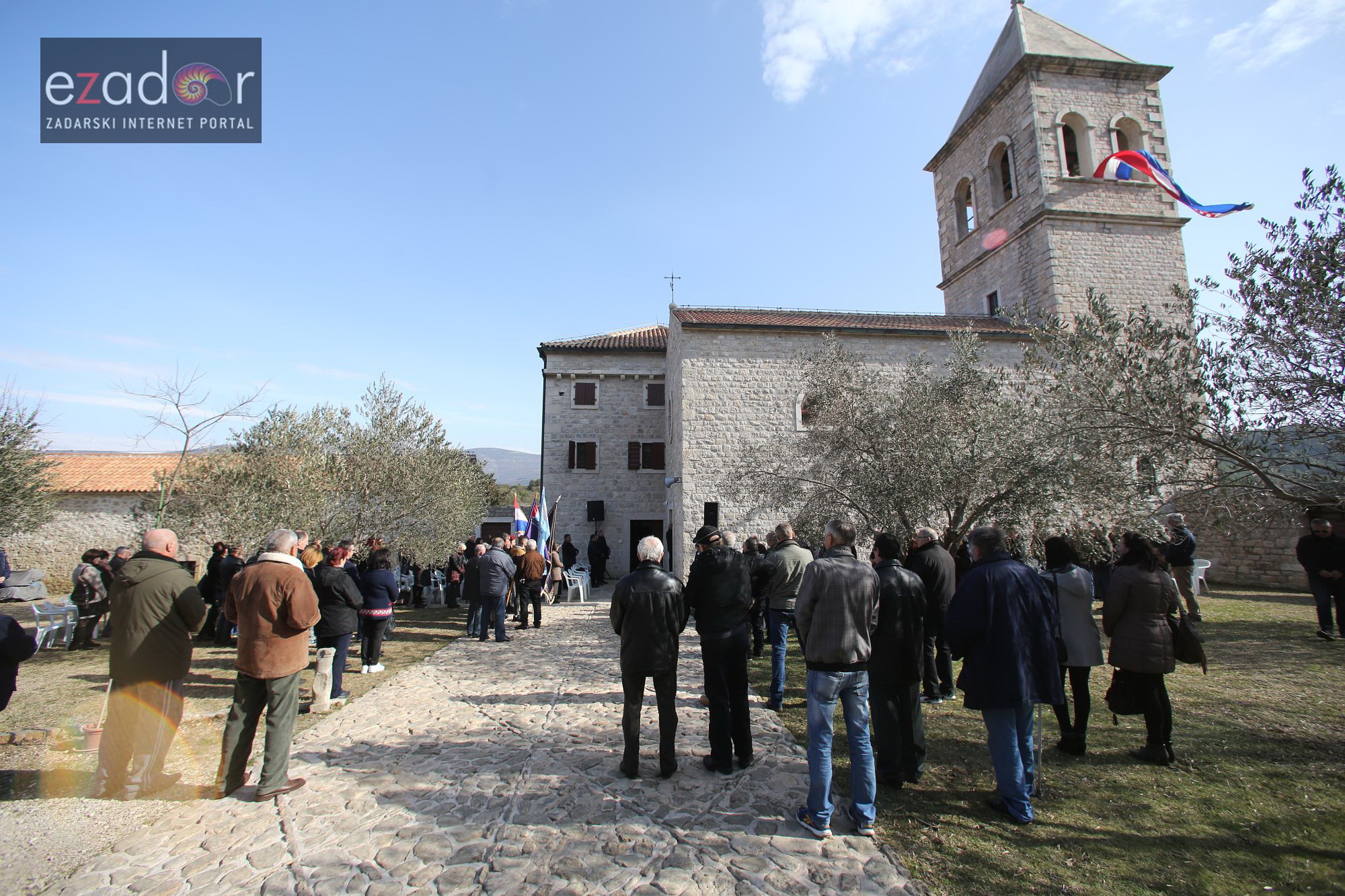 U Donjem Karinu obilježeno sjećanje na rušenje Franjevačkog samostana tijekom VRO Maslenica