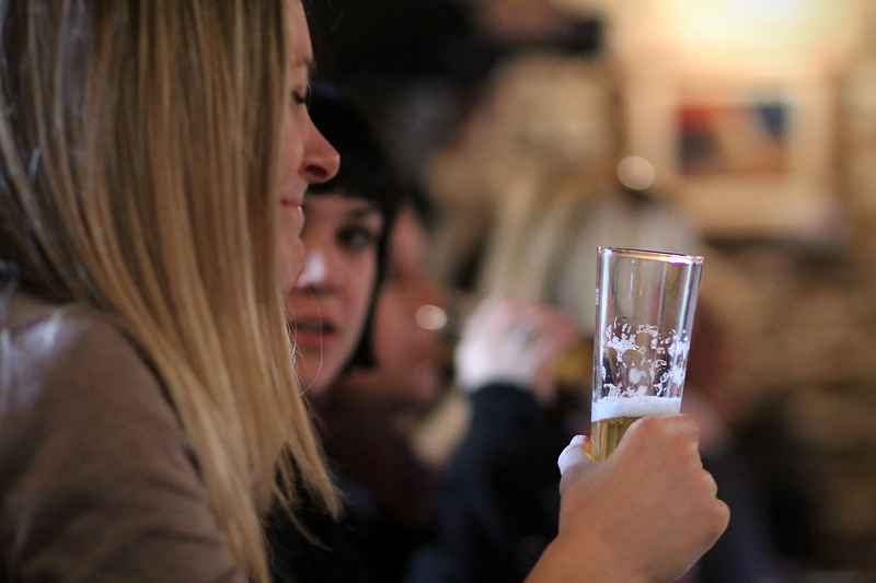 Restoran Atriji na Poluotoku. Karlovacka pivovara organizirala je degustaciju domaceg i stranog piva iz svog portfelja, te portfelja Heineken-a. Foto-SAŠA ČUKA Restoran Atriji na Poluotoku. Karlovacka pivovara organizirala je degustaciju domaceg i stranog piva iz svog portfelja, te portfelja Heineken-a. Foto-SAŠA ČUKA