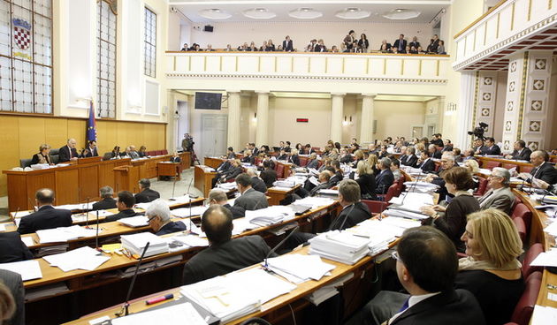 Zagreb, 141212.
Sabor.
Zastupnici Hrvatskog Sabora glasovali su o do sada raspravljenim tockama i time zakljucili ovogodisnji rad.
Foto: Davor Pongracic / CROPIX