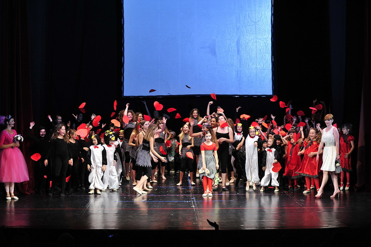 HNK Zadar: Plesna udruga Festa – “Izašli iz priče (a netko i iz papučice)”, Foto: Željko Karavida HNK Zadar: Plesna udruga Festa – “Izašli iz priče (a netko i iz papučice)”, Foto: Željko Karavida