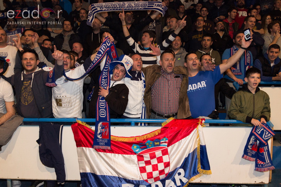 Humanitarno gledanje utakmice Zadar-Cibona u Jazinama Humanitarno gledanje utakmice Zadar-Cibona u Jazinama