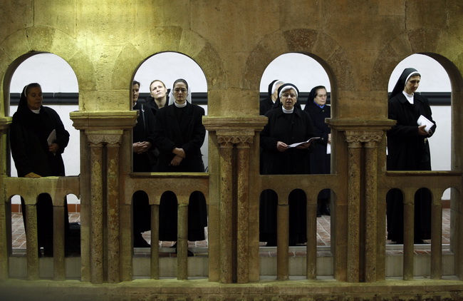 Zadar, 300110.
Pogreb zadarskog nadbiskupa Ivana Prendje u crkvi Svete Stosije.
Zadarski nadbiskup Ivan Prendja preminuo je iznenada  25. sijecnja 2010. godine u Zagrebu u 71. godini zivota, nakon 46 godina svecenistva i 20 godina biskupstva.
Na fotografi