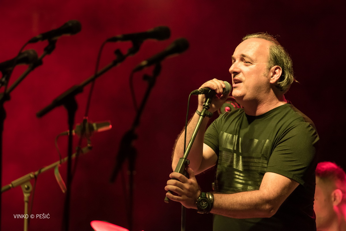 Zorica Kondža i klapa Cambi @ bazen Ilirije u Biogradu