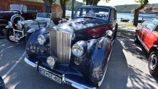 Tisuću kilometara sa oldtimerima Tisuću kilometara sa oldtimerima