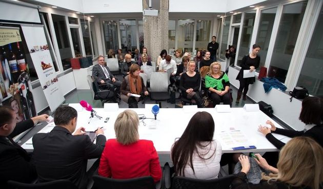 U prostorima WorkUP poslovnog inkubatora održano je predstavljanje prvog virtualnog Ženskog poduzetničkog centra a usput je predstavljeno čokoladno vino koje proizvode poduzetnice iz Slovenije, Elizabet i Laura Bordon iz vinarije Montis