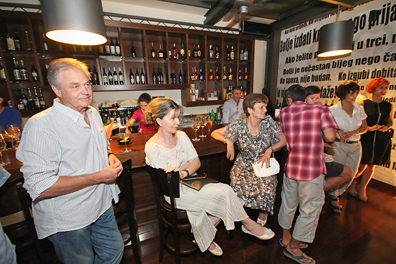 Degustacija vina mariborske vinarije Vinag u Restoran Baru Atrij Degustacija vina mariborske vinarije Vinag u Restoran Baru Atrij