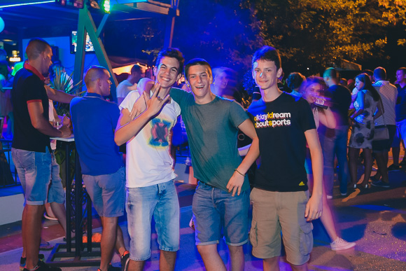 Turanjska fešta u Menfisto baru, 16.7.2015. (foto: Ivan Toman) Turanjska fešta u Menfisto baru, 16.7.2015. (foto: Ivan Toman)