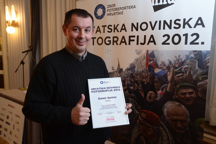 Zagreb, 250313.
Hrvatsko novinarsko drustvo, Perkovceva 2.
U Novinarskom domu odrzana je svecana dodjela nagrada za najbolje hrvatske novinske fotografije.
Zbor fotoreportera Hrvatske izbor najboljih novinskih fotografija organizira vec desetu godinu za r