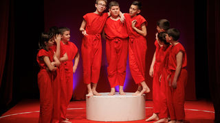 Igrajmo se: Zabranjeno mlađima od 15 strana A