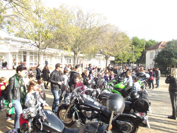 “Beštije” posjetile OŠ Šimuna Kožičića Benje “Beštije” posjetile OŠ Šimuna Kožičića Benje