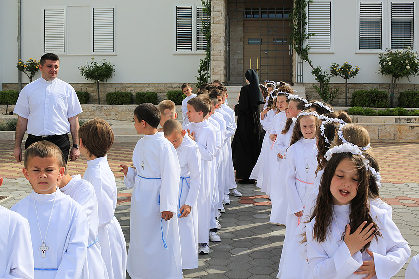 Bibinje: sakrament Prve pričesti, foto-L. Banić Bibinje: sakrament Prve pričesti, foto-L. Banić