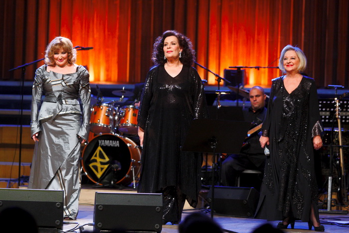 Zagreb 131011.
KD Vatroslav Lisinski.
Koncert Hrvatske dive, na kojem su nastupale Tereza Kesovija, Radojka Sverko i Gabi Novak.
Foto: Goran Mehkek / Cropix