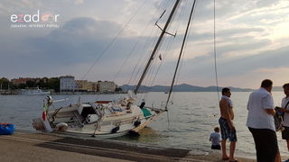 Jedrilica se nasukala uz Obalu kneza Trpimira Jedrilica se nasukala uz Obalu kneza Trpimira