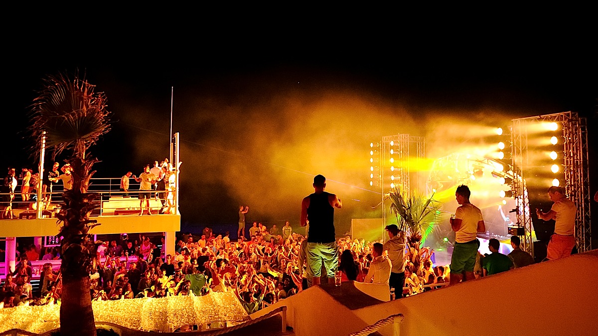 Aquarius, 11. kolovoz: Beat The Heat  festival (Deniz Koyu i Danny Avila), foto: Goran Telak