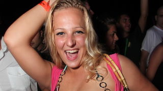 Zrce, 090711.
Na prvom hrvatskom Big Beach partyju na plazi Zrce nastupio je Fatboy Slim pred oko 10 tisuca posjetitelja. Fatboy Slim, DJ za siroke narodne mase. Svo vrijeme dvosatnog nastupa drzao je publiku u visokom ritmu tako da je ona svo vrijeme ple Zrce, 090711.
Na prvom hrvatskom Big Beach partyju na plazi Zrce nastupio je Fatboy Slim pred oko 10 tisuca posjetitelja. Fatboy Slim, DJ za siroke narodne mase. Svo vrijeme dvosatnog nastupa drzao je publiku u visokom ritmu tako da je ona svo vrijeme ple