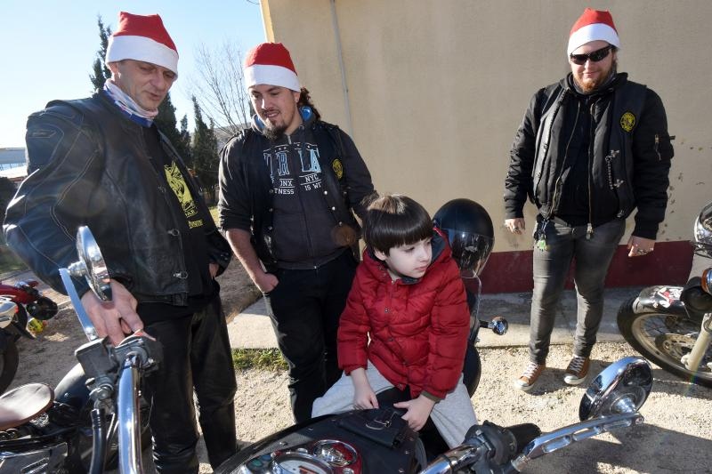 Bikeri moto kluba Bestije tradicionalno su posjetili i darivali djecu vrtica Latica
