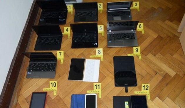 Dio ukradene tehniče robe- laptopi i tableti. Foto: MUkP