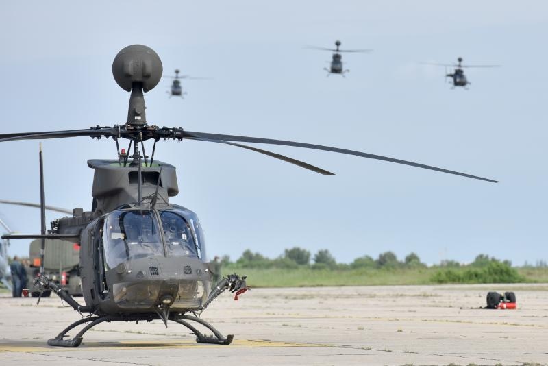 U Zracnoj bazi Zemunik odrzana je prezentacija pocetka letacke obuke na helikopterima OH-58D Kiowa Warrior koji su donacija americke vojske. Prezentaciji je naocio ministar obrane RH Damir Krsticevic koji je sudjelovao u trenaznom letu