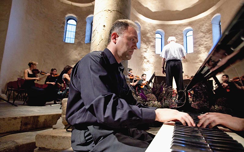 Image 1082127 (auto)