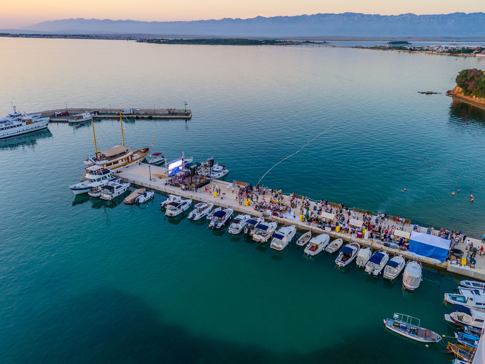 Noć privlačkih ribara i sabunjara 2024 @ luka Stari porat Noć privlačkih ribara i sabunjara 2024 @ luka Stari porat