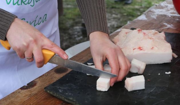 Karanac, Baranjsko Etno selo Karanac – Tradicionalno natjecanje u pripremanju cvaraka. Photo: Marko Mrkonjic/PIXSELL