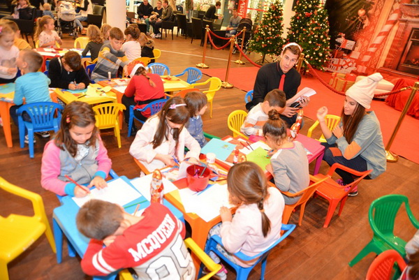 Sveti Nikola u Supernova centru 6. prosinca 2016.  Foto: Iva Perinčić