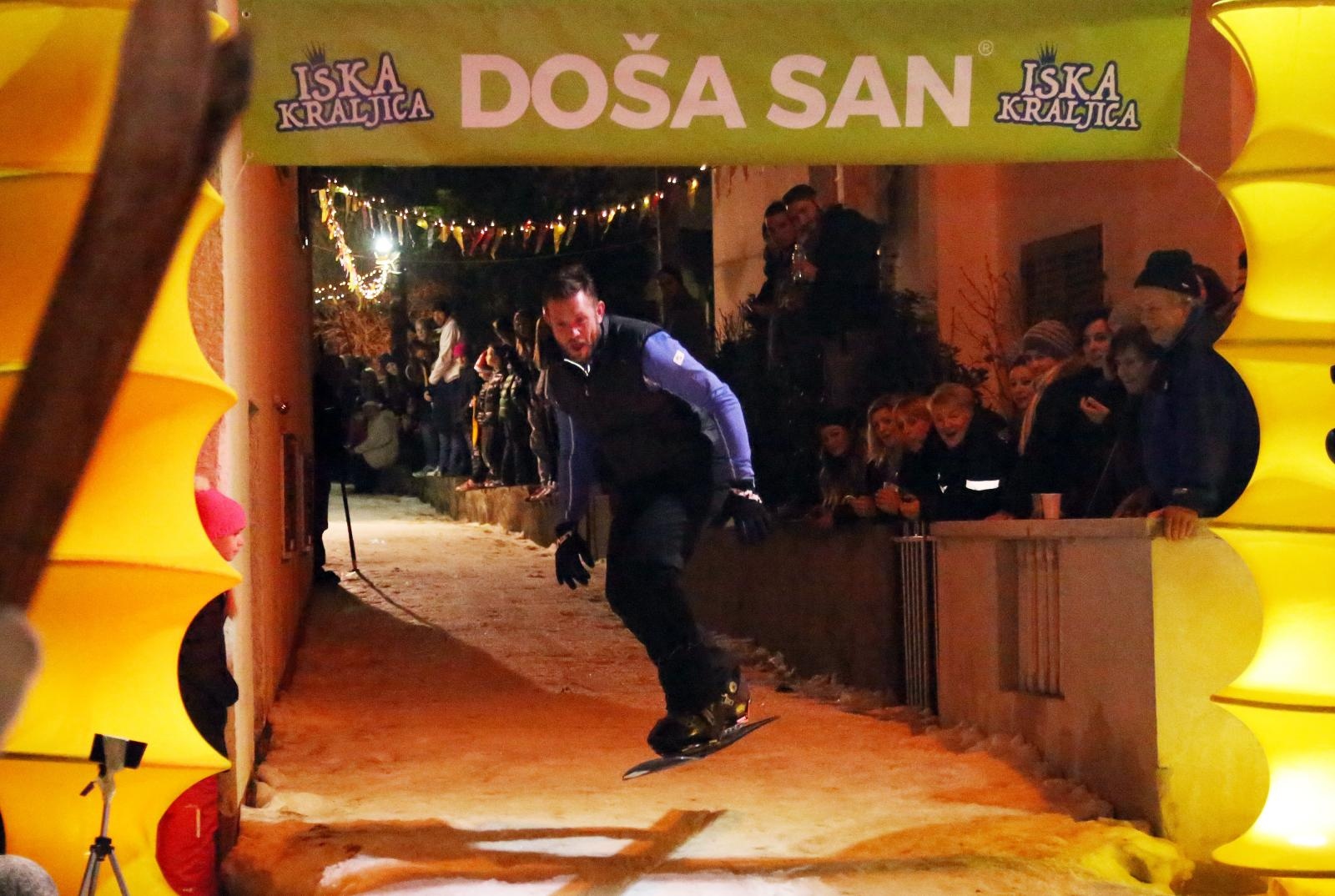 Svjetska atrakcija u Velom Ižu: Održana “Iška kraljica”- prva povijesna skijaška utrka na hrvatskim školjima Svjetska atrakcija u Velom Ižu: Održana “Iška kraljica”- prva povijesna skijaška utrka na hrvatskim školjima