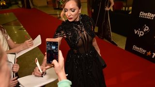 Hrvatski dizajneri odjenuli poznate dame za red carpet premijeru filma “Oblik vode” Hrvatski dizajneri odjenuli poznate dame za red carpet premijeru filma “Oblik vode”