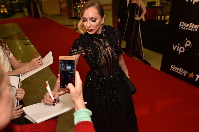 Hrvatski dizajneri odjenuli poznate dame za red carpet premijeru filma “Oblik vode” Hrvatski dizajneri odjenuli poznate dame za red carpet premijeru filma “Oblik vode”