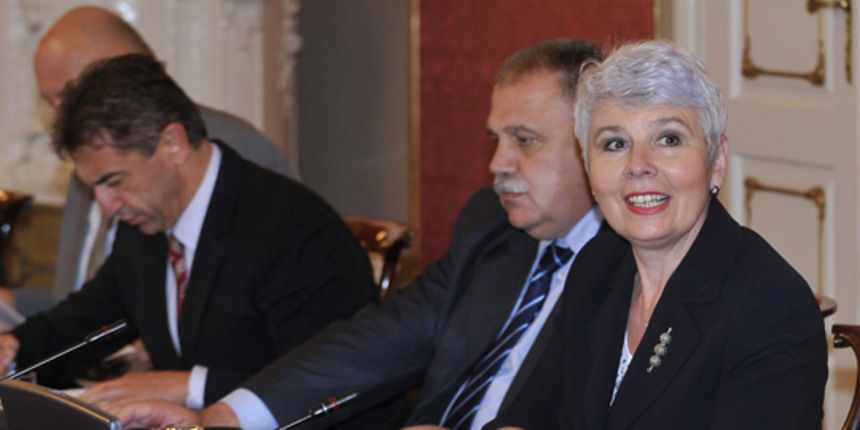 Zagreb , 240610.
Sjednica Vlade Republike Hrvatske. Na slici su Darko Milinovic, Ivan Suker, Jadranka Kosor i Bozidar Pankretic.
Foto: Marko Miscevic / CROPIX Zagreb , 240610.
Sjednica Vlade Republike Hrvatske. Na slici su Darko Milinovic, Ivan Suker, Jadranka Kosor i Bozidar Pankretic.
Foto: Marko Miscevic / CROPIX