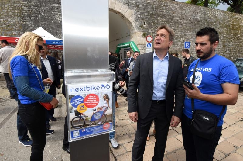 Od danas i Zadar ima nextbike sustav javnih bicikala. Na 4 lokacije moći će se iznajmiti ukupno 25 bicikala. Foto: Dino Stanin/PIXSELL Od danas i Zadar ima nextbike sustav javnih bicikala. Na 4 lokacije moći će se iznajmiti ukupno 25 bicikala. Foto: Dino Stanin/PIXSELL
