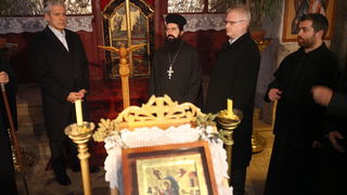 Krupa, 251110.
Boris Tadic i Ivo Josipovic posjetili su manastir Krupa.
Na slici: Boris Tadic i iguman manastira Gavrilo Stevanovic i Ivo Josipovic u manastirskoj crkvi.
Foto: Vladimir Ivanov / CROPIX Krupa, 251110.
Boris Tadic i Ivo Josipovic posjetili su manastir Krupa.
Na slici: Boris Tadic i iguman manastira Gavrilo Stevanovic i Ivo Josipovic u manastirskoj crkvi.
Foto: Vladimir Ivanov / CROPIX