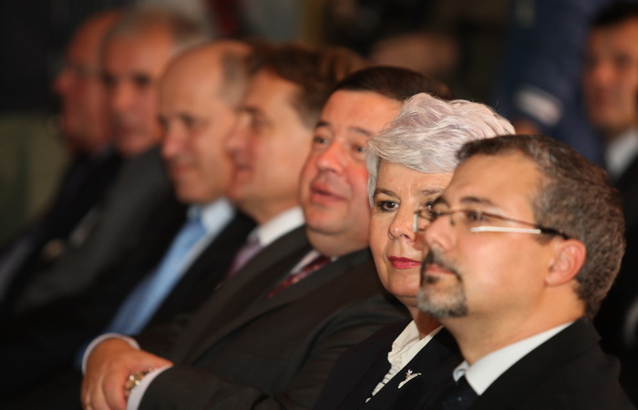 Zadar, 031111. 
Hotel Kolovare.
Predsjednica Vlade RH  Jadranka Kosor u drustvu svojih ministara Bozidara Kalmete, Petra Cobankovica, Jasena Mesica i Branka Bacica otvorila je 21. medjunarodnu manifestaciju vinogradara i vinara Sabatina 2011.
Na slici: Br