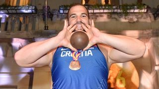 Svečani doček brončanog Stipe Žunića na Narodnom trgu