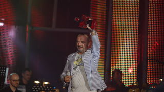 Biograd na moru, 150510
Cetvrta i posljednja vecer Porina u Biogradu na moru. 
Na slici: Toni Cetinski, dobitnik Porina za hit godine.
Foto: Jure Miskovic / CROPIX