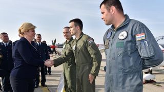 Predsjednica Kolinda Grabar-Kitarović posjetila 93. zrakoplovnu bazu Zemunik. Foto: Dino Stanin/PIXSELL