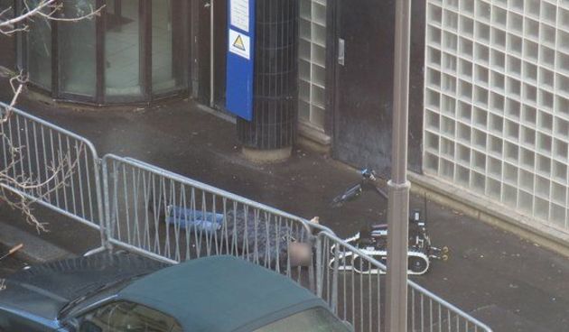 Na godišnjicu napada na Charlie Hebdo, ubijen napadač na policijsku postaju, Foto: Twitter