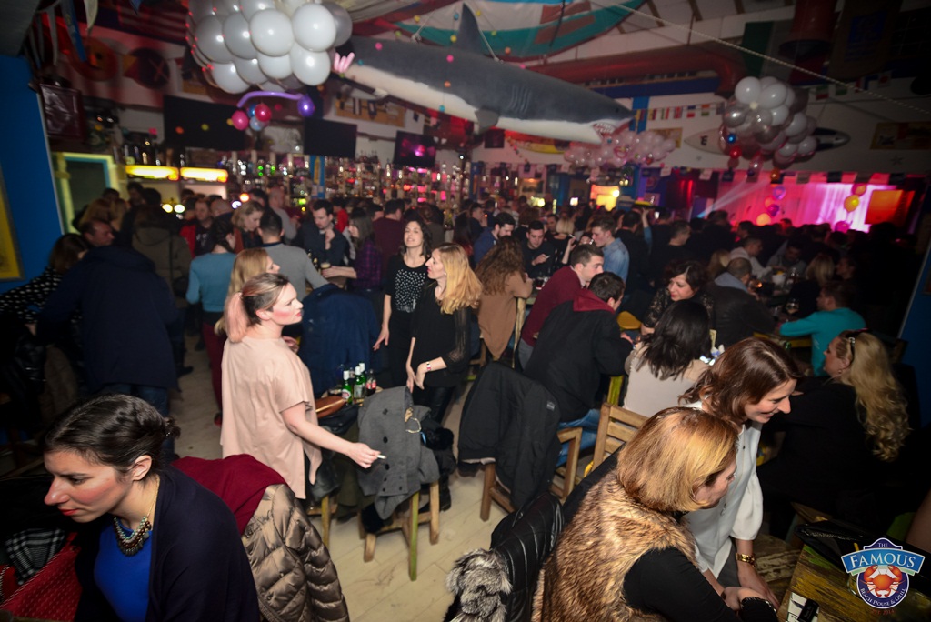 U Famous beach and grill baru Rockatansky bend proslavio je 20 godina djelovanja U Famous beach and grill baru Rockatansky bend proslavio je 20 godina djelovanja