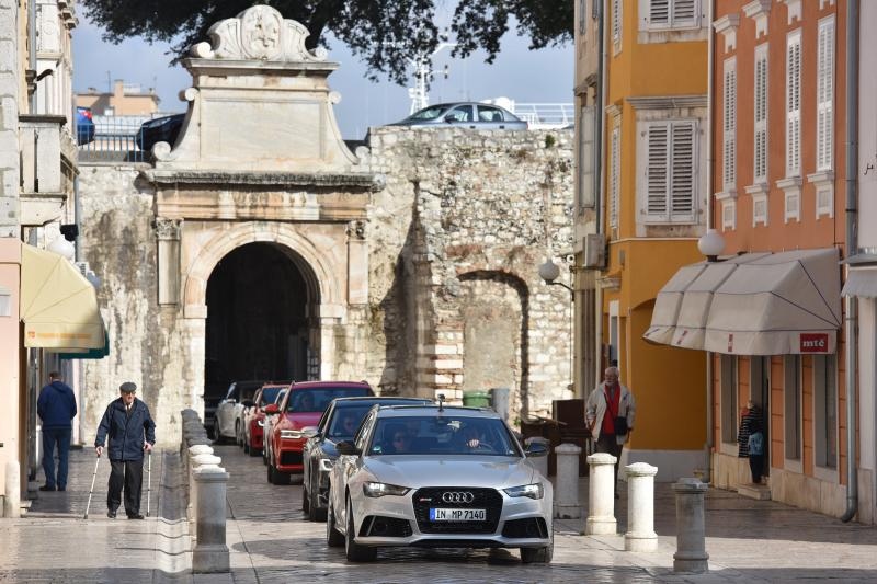 Audi Hrvatska organizirala je ekskluzivnu prezentaciju sportskih automobila Audi S i RS modela na Forumu. Photo: Dino Stanin/PIXSELL Audi Hrvatska organizirala je ekskluzivnu prezentaciju sportskih automobila Audi S i RS modela na Forumu. Photo: Dino Stanin/PIXSELL