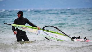 Windsurferi na Kolovarima, 11. travnja 2012. (foto:Saša Čuka) Windsurferi na Kolovarima, 11. travnja 2012. (foto:Saša Čuka)