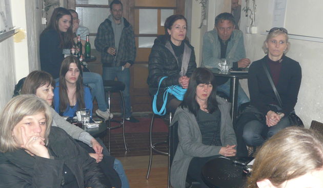 U klubu udruge Hrvatska sloga održana je pjesnička večer udruge ”Žene u Domovinskom ratu-Zadar”