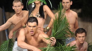 Zagreb, 050612. 
Modna kuca Goldenpoint za sezonu proljece/ljeto 2012. pripremila je zanimljivu kolekciju kupacih kostima. Dio asortimana mogli su vidjeti i zagrebcani na reviji u Gallery-u . Pedesetak modela kostima prezentirali su manekenke i manekeni n