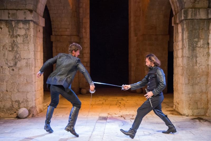 Povodom obiljezavanja 400. godina smrti Williama Shakespearea premijerno je izveden Othello, tragedija Williama Shakespearea u režiji Ivice Boban i s Draganom Despotom kao Othellom