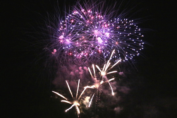 Virani 2016. godinu dočekali uz Lidiju Bačić, Leteći odred i spektakularan vatromet Virani 2016. godinu dočekali uz Lidiju Bačić, Leteći odred i spektakularan vatromet